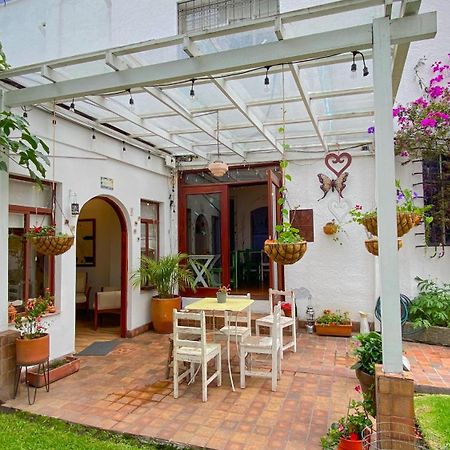 Sakti Hostal B&B Quito Exterior photo