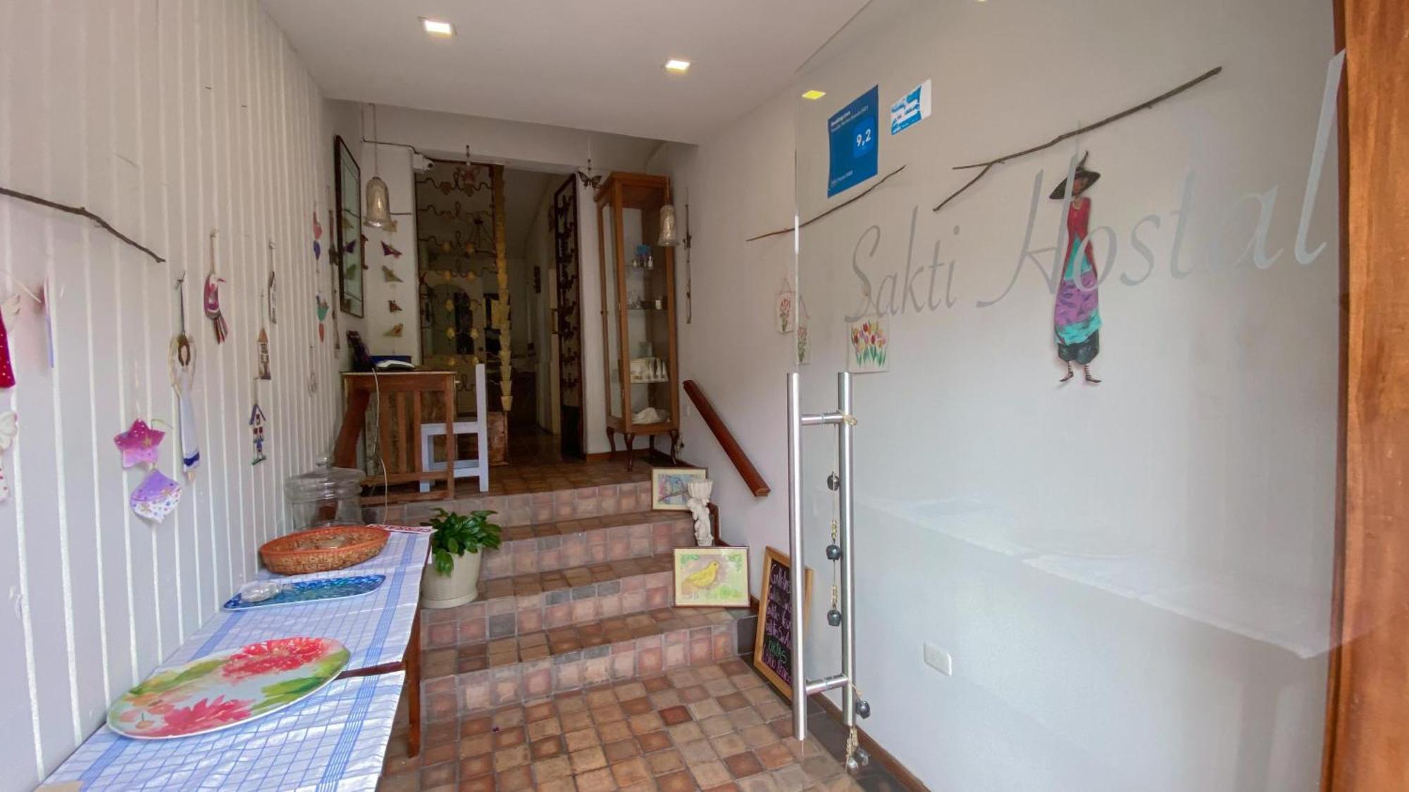 Sakti Hostal B&B Quito Exterior photo